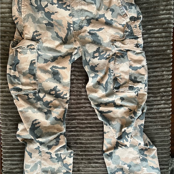 Levis Cargo Pants Mens 36x34 Camo Military Outdoors Utility (sku#11) - Picture 1 of 4